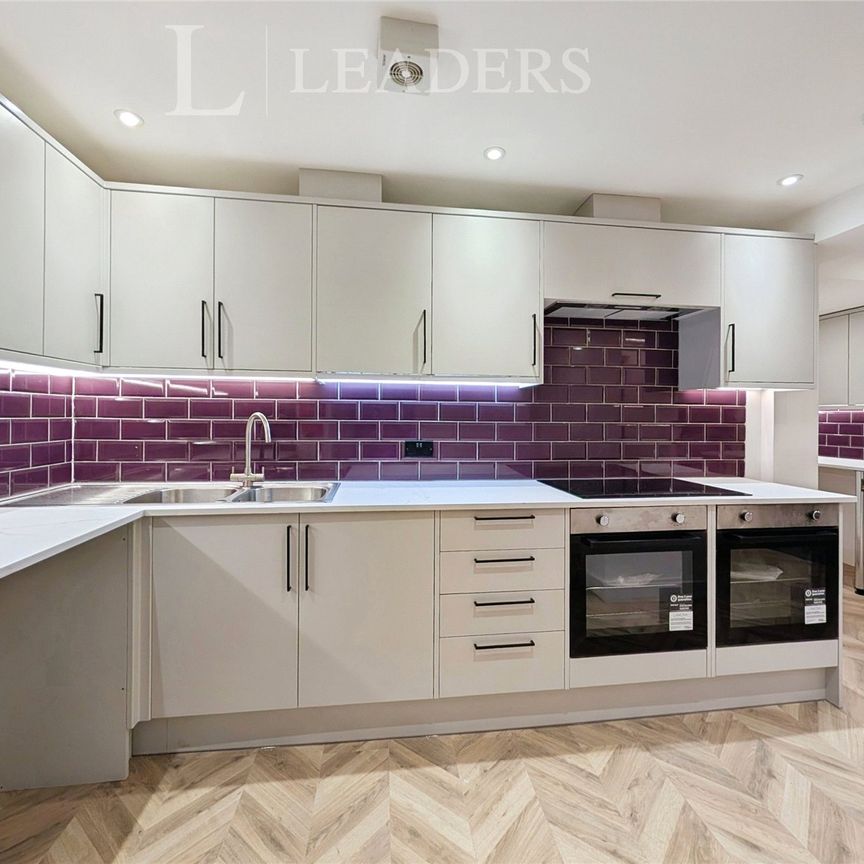 studio to rent Shinwell Walk, Henderson Road, Crawley, West Sussex, RH11 - Photo 1