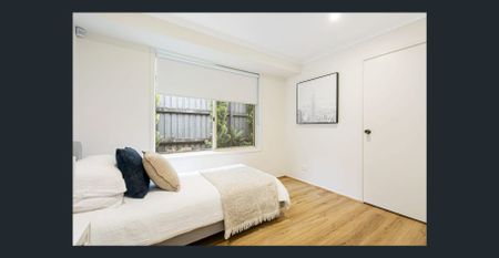 Prime location 3 bedroom renovated home - Photo 4