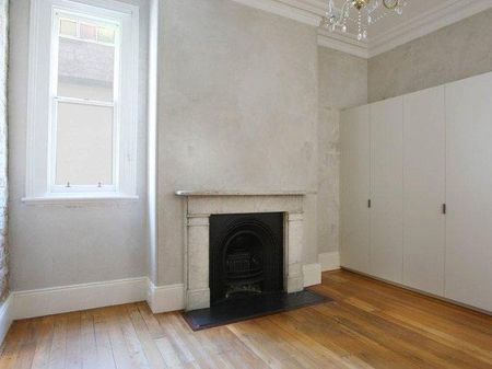 REMARKABLE ONE BEDROOM IN THE HEART OF RANDWICK! - Photo 2