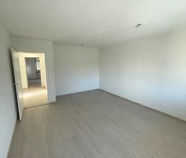 "Erstvermietung nach Sanierung, 4-ZW mit zwei Balkonen und eigener ... - Photo 3