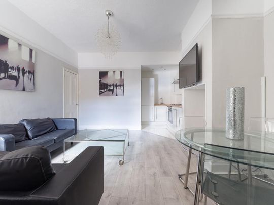 3 bedroom ground floor flat to rent - Photo 1