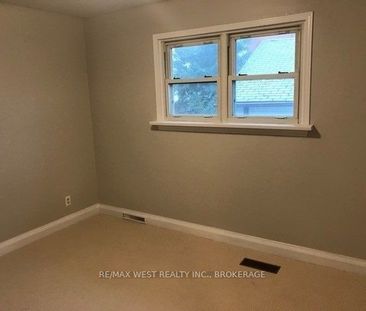 For Lease - 237 Frederick (Main) Street, Bradford West Gwillimbury,... - Photo 2