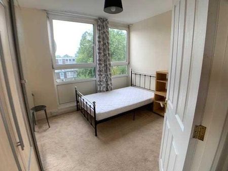 3 bedroom flat to rent - Photo 5