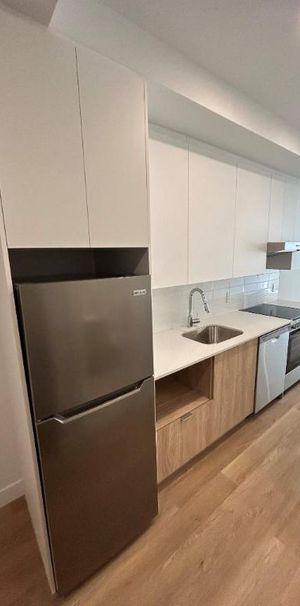 Loft Spacieux au Centre-Ville – Entièrement Équipé et Moderne - Photo 1