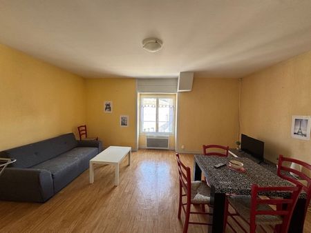 Location Appartement 3 pièces 63m² MONTMORILLON 86500 - Photo 2