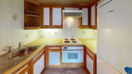 Parkview Court, Brancaster Rd, Newbury, IG2 - Photo 5