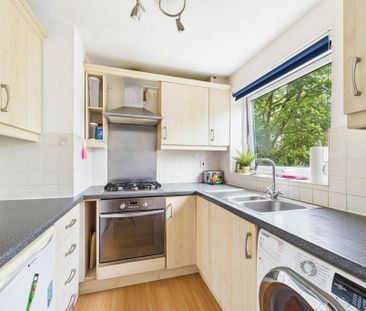 2 bedroom maisonette to rent - Photo 3