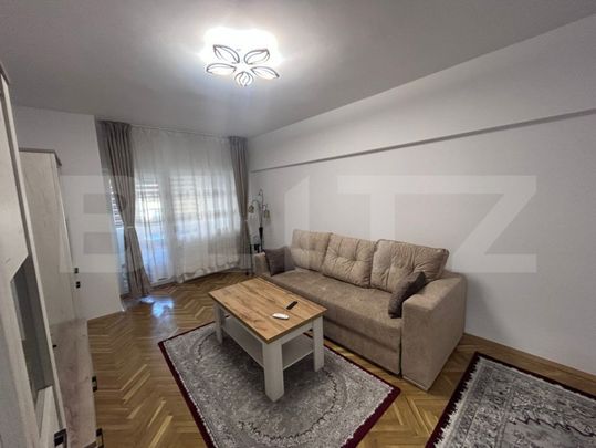 Apartament de inchiriat, cu 2 camere, 54 mp, zona ultracentr - Photo 1