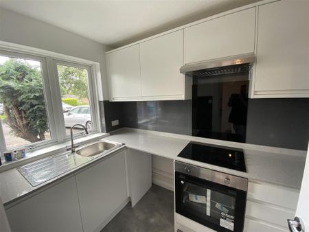 2 bedroom terraced house to rent - Photo 3
