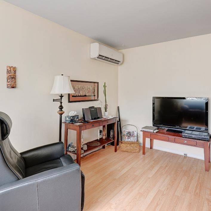 5 1/2 Nord de Sherbrooke. 1er Juillet. Chauffage et eau chaude inclus! - Photo 1