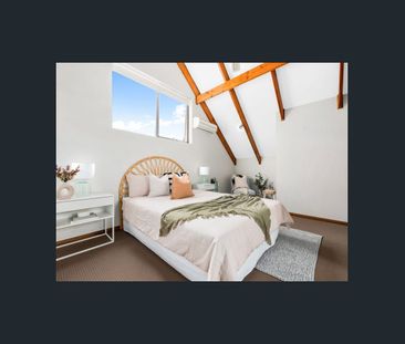 Spacious 2 Bedroom Home Unit with Raked Ceilings - Photo 2