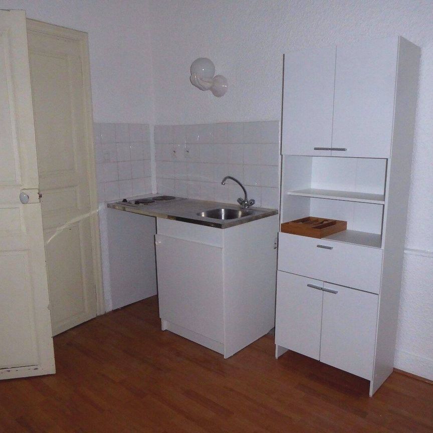 Location appartement 1 pièce 32 m² à Aubenas (07200) - Photo 1