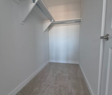 For Lease - 102 Ploughshare Road, Kanata, Ontario - Photo 4