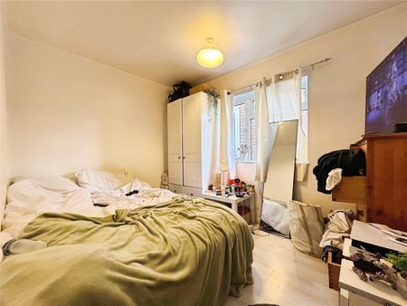 Vegal Crescent, Englefield Green, Egham, Surrey, TW20 0QA - Photo 5