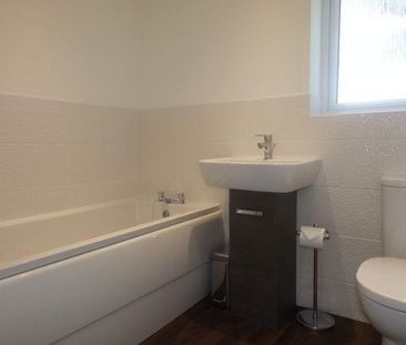 3 bedroom detached house to rent - Photo 5