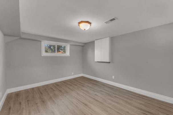 For Lease - 143 Highridge Avenue Unit# Lower, Hamilton, Ontario - Photo 1
