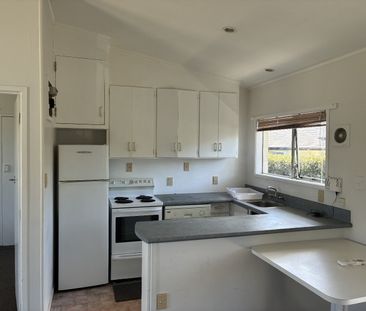 Nice and tidy great location - Photo 1