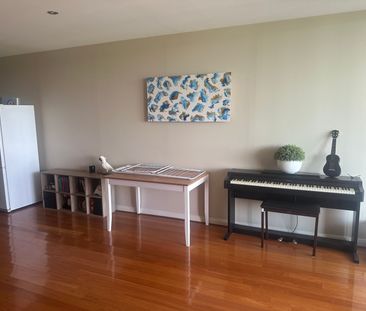 East Perth - Photo 6