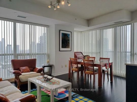 386 Yonge Street #3302 - Photo 1