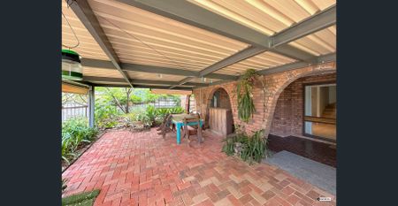 1 BEDROOM APARTMENT WITH UTILITIES INCLUDED! - Photo 5