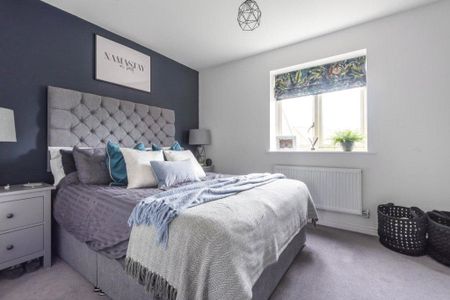 2 bedroom semi-detached house to rent - Photo 5