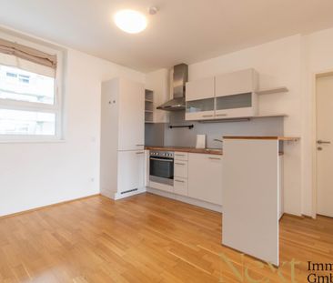 Lichtdurchflutete 4-Zimmer-Wohnung samt moderner Einbauküche und gr... - Foto 2