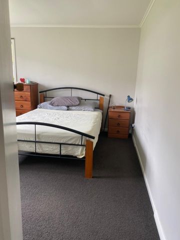 Spacious 3-bedroom home in a quite Milford crescent - Photo 5