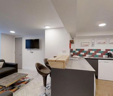 6 bedroom terraced house to rent - Photo 3