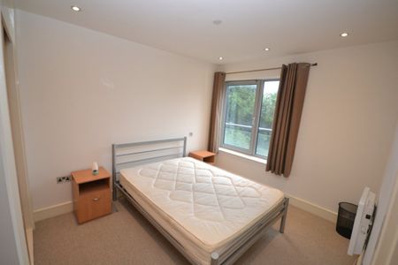 2 bed Flat for Rent - Photo 4
