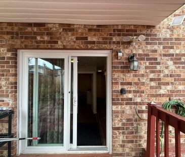 For Lease - 29 Parsonage Drive Unit# Main & Second Floor, Toronto, ... - Photo 3