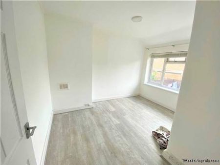 2 bedroom property to rent in Dagenham - Photo 4