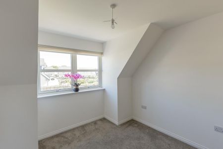 4 bedroom detached house to rent - Photo 5