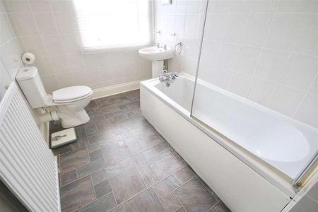 Waverley Road, Southsea, Hampshire, PO5 - Photo 4