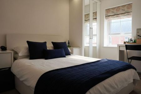 3 bedroom semi-detached house to rent - Photo 5