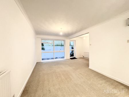 3 bed terraced town house to rent in Lisburne Square, Torquay, TQ1 - Photo 4