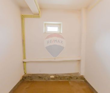 Parter de casă 133 mp de închiriat în centrul orașulu... - Fotografie 5