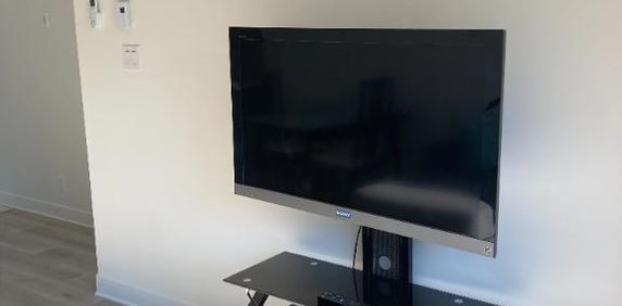 Dernière Étage - Lumnieux- 3-1/2 Près du Métro Angrignon - Meublé - Photo 2