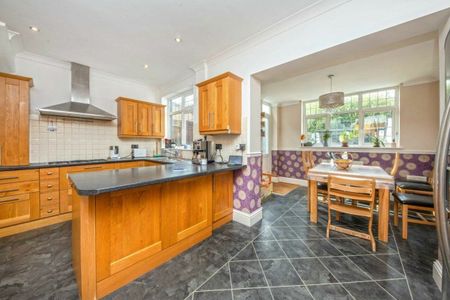 Stoneleigh Avenue, Worcester Park, KT4 - Photo 4