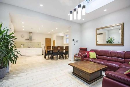 Cleveland Gardens, Brent Cross, NW2 - Photo 3