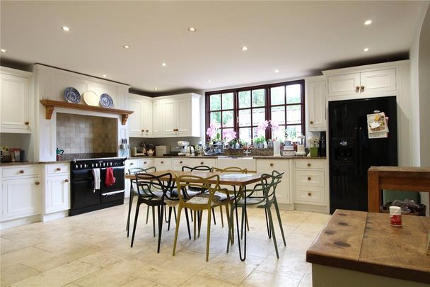 4 bedroom detached house to rent - Photo 1