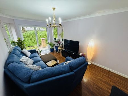 5 bedroom detached house to rent - Photo 3