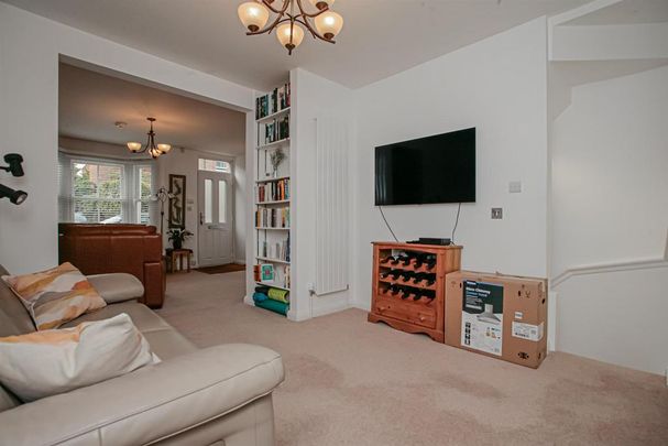 4 bedroom terraced house to rent - Photo 1
