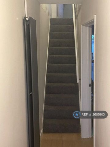 3 bedroom terraced house to rent - Photo 2