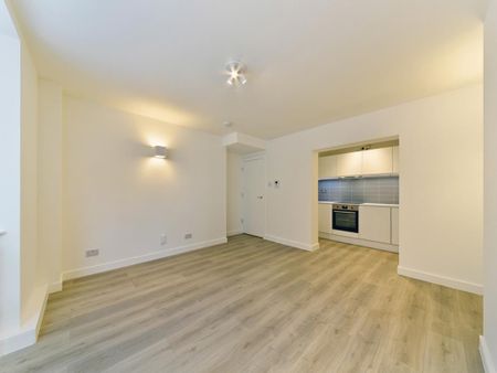 3 bedroom apartment to rent - Photo 2