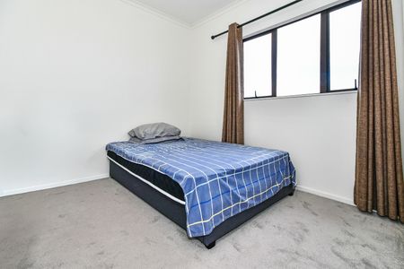 Prime Flat Bush Living - Photo 2