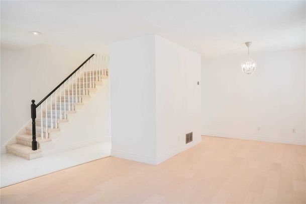 For Lease - 8 Samantha Circle, Richmond Hill, Ontario - Photo 1