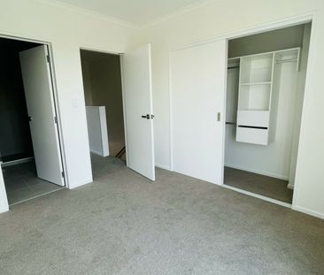 2 Bedroom - 1 Bathroom - Offstreet Parking - Photo 3