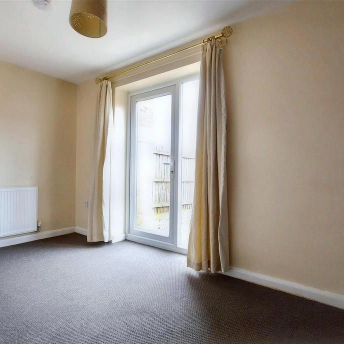2 bedroom end of terrace house to rent - Photo 1