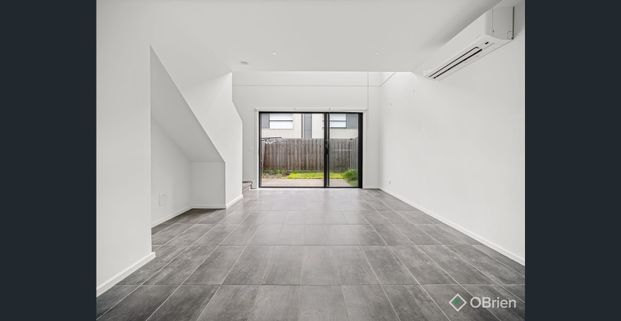 Quietly Located Townhouse In Casiana Grove - Photo 1