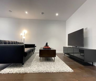 2 Bed Flat, Lancaster Way, SW11 - Photo 2